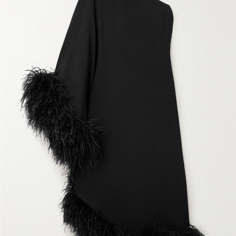 Elegant Black One Shoulder Dress with Feather Trim